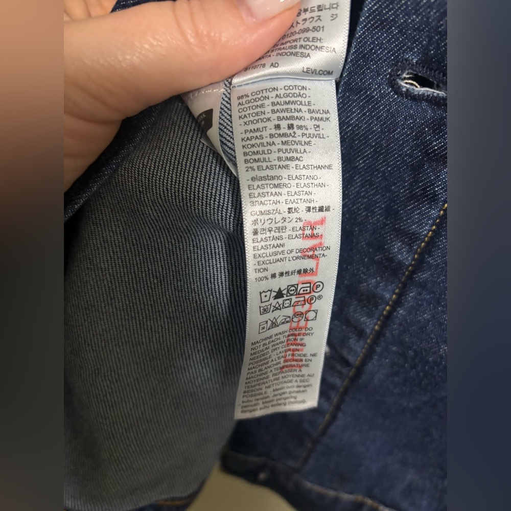 Levi's Dark Blue Denim Jacket - Picture 5 of 6